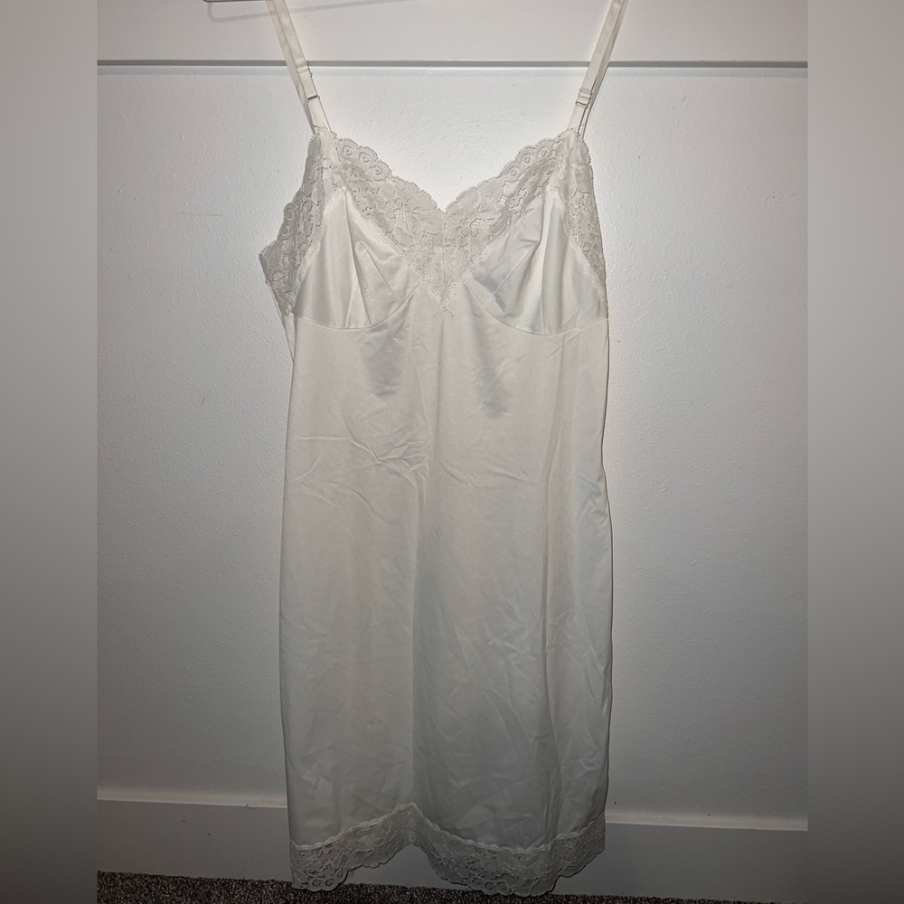 Between 1941-1969 Lorraine lingerie white lace night gown. Amazing condition!